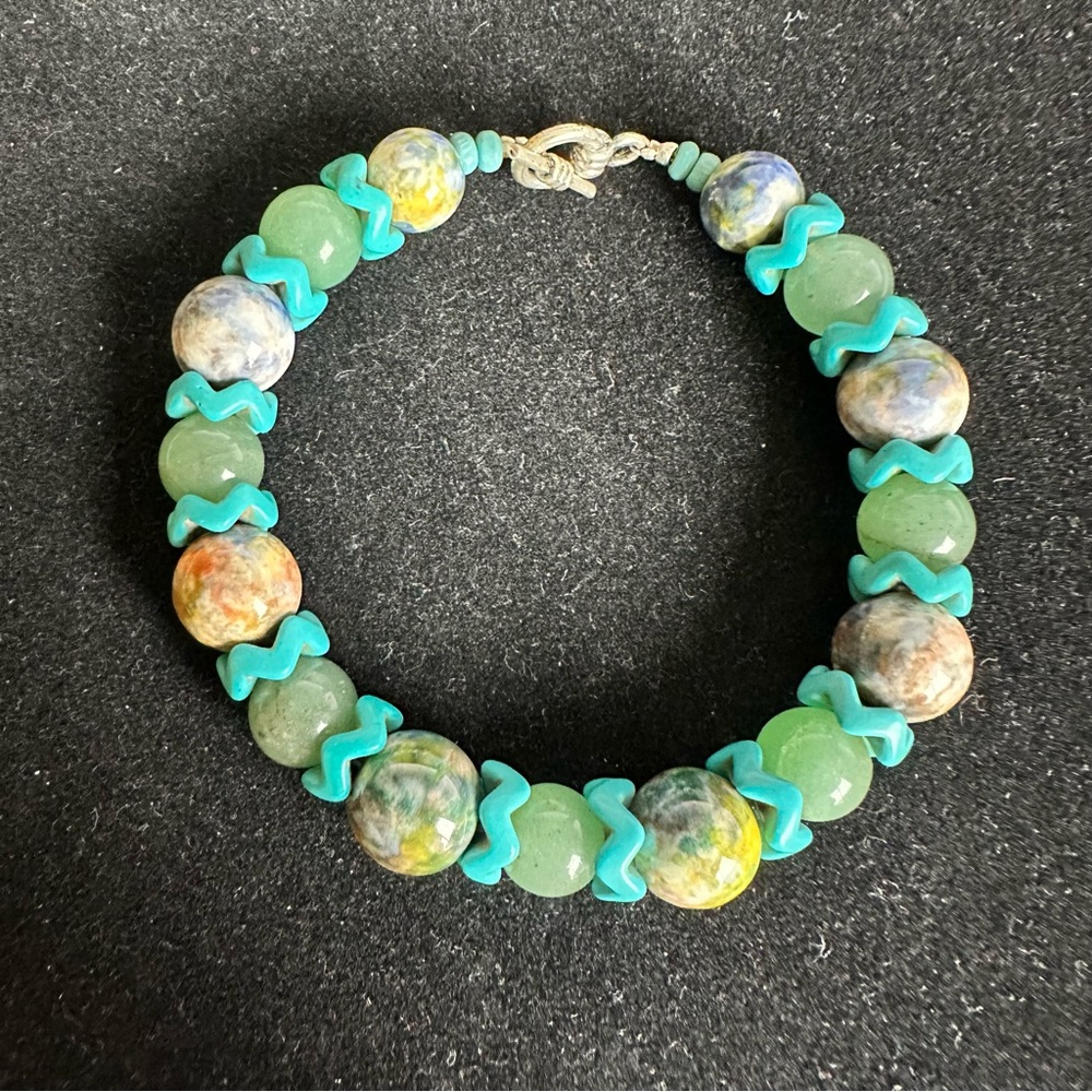 Turquoise and Green Beaded Bracelet handmade - Picture 2 of 3